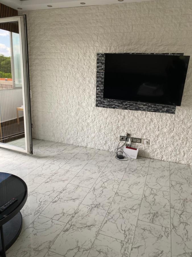 4 Zw M. Blick V. Balkon Auf Lech Leilighet Augsburg Eksteriør bilde