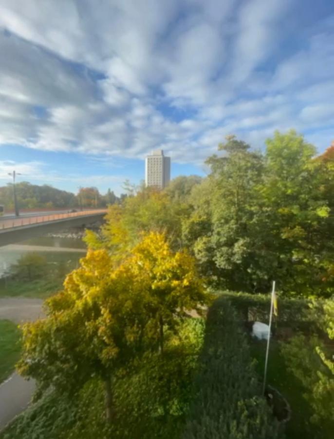 4 Zw M. Blick V. Balkon Auf Lech Leilighet Augsburg Eksteriør bilde